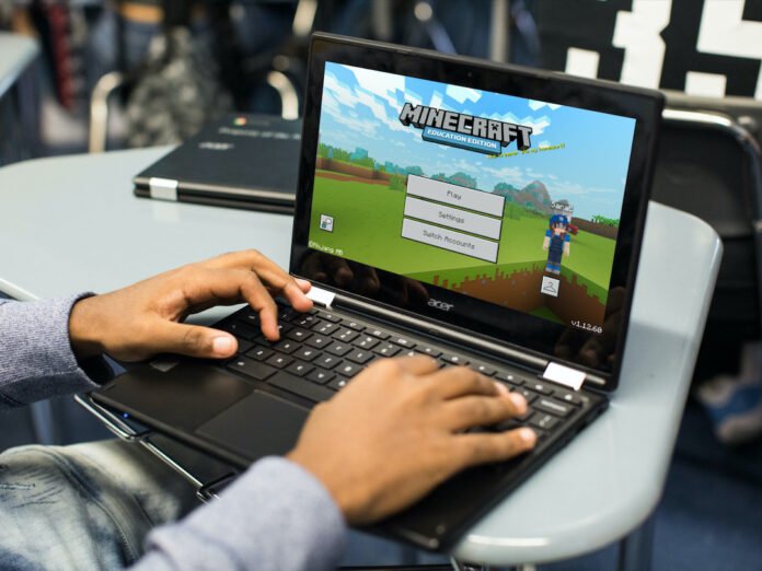 A complete guide on How To Download And Play Minecraft On Chromebook